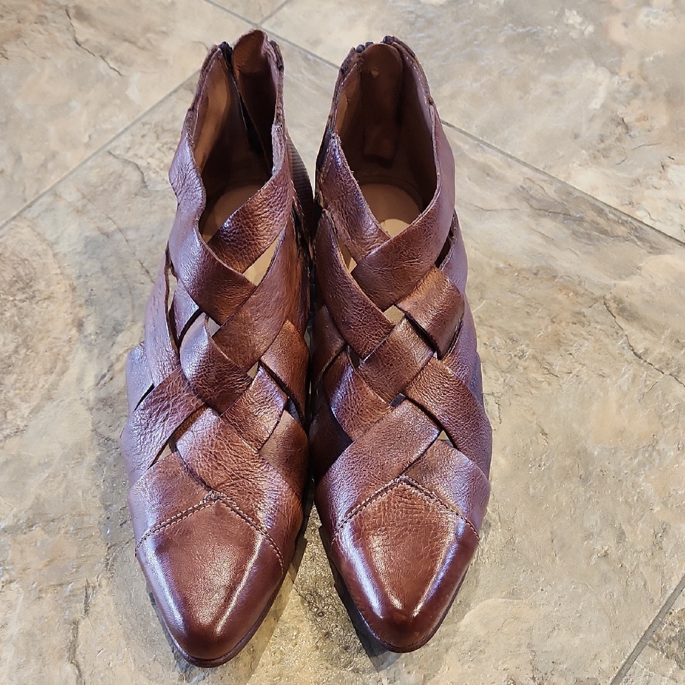 Bed Stu Brown Leather Sandals